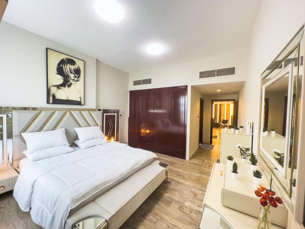 Luxury Two Bedroom شقة فخمة وكبيرة غرفتين Аджман Экстерьер фото